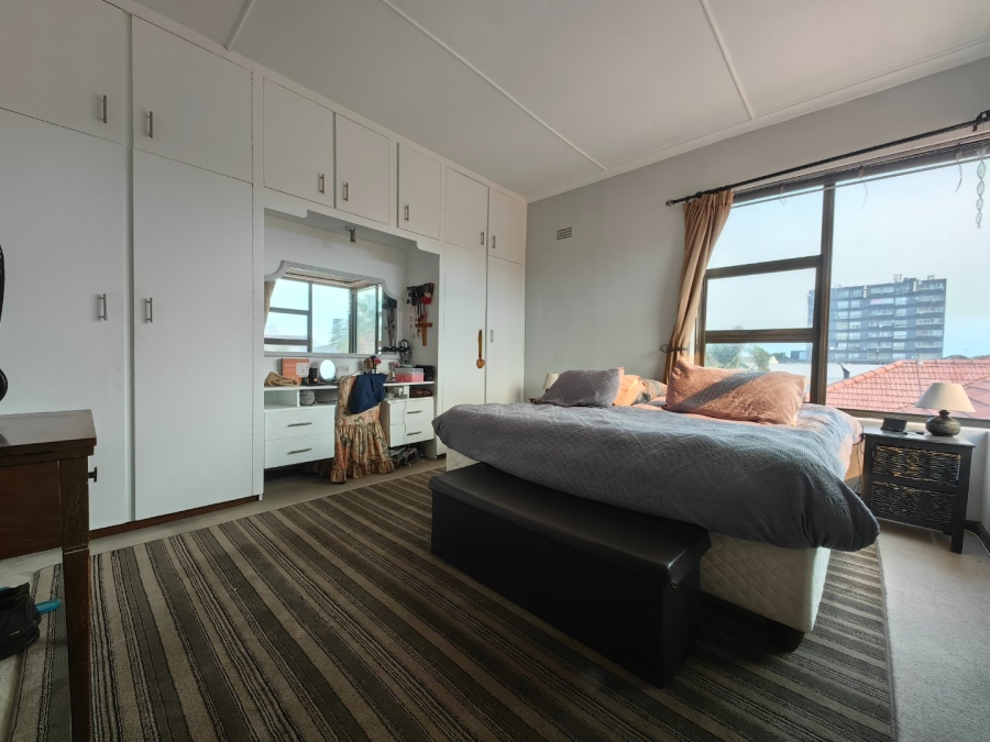 6 Bedroom Property for Sale in Glenlilly Western Cape